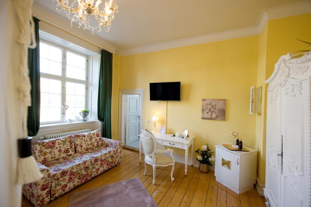 Schlosshotelgedern Esterno foto